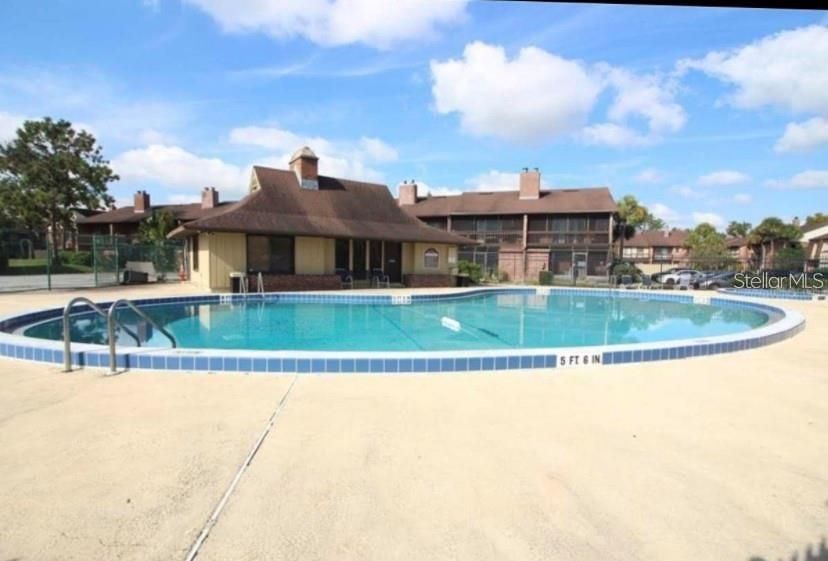 For Sale: $109,000 (2 beds, 1 baths, 996 Square Feet)