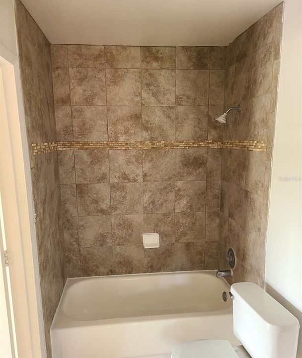 For Sale: $109,000 (2 beds, 1 baths, 996 Square Feet)