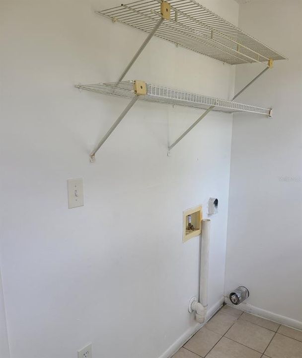 For Sale: $109,000 (2 beds, 1 baths, 996 Square Feet)