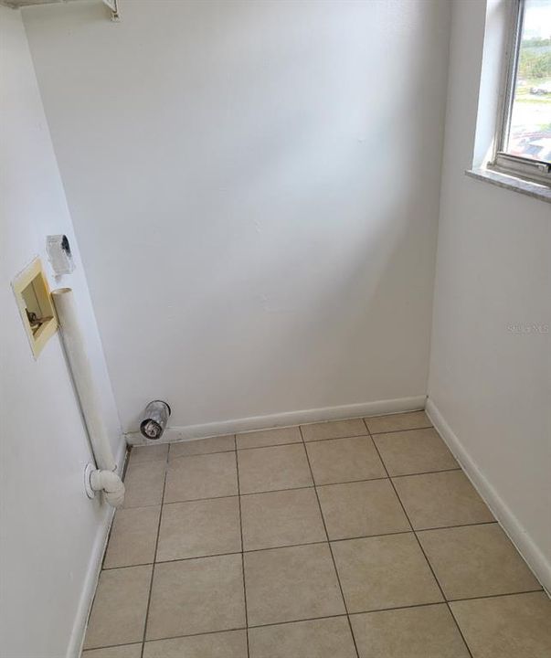 For Sale: $109,000 (2 beds, 1 baths, 996 Square Feet)