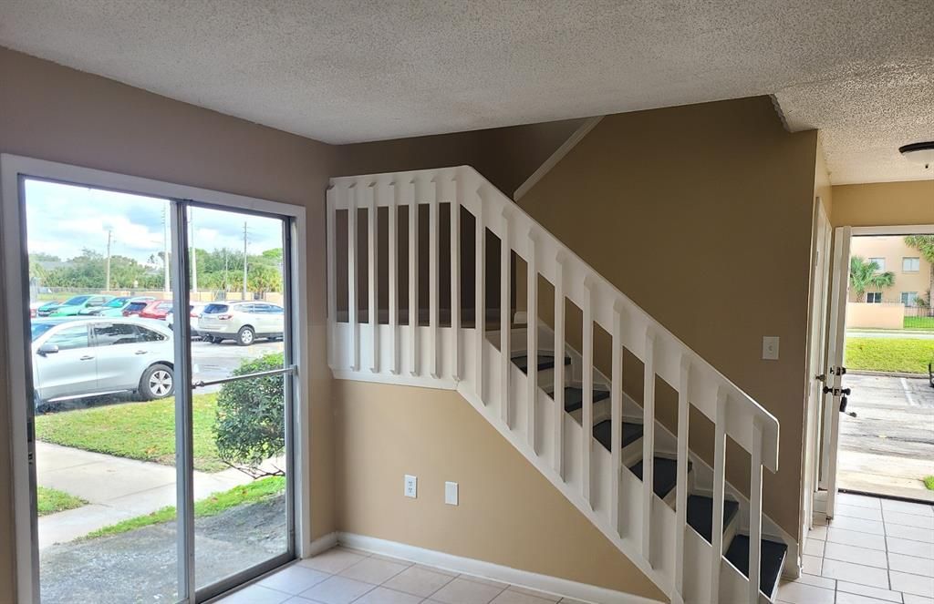 For Sale: $109,000 (2 beds, 1 baths, 996 Square Feet)