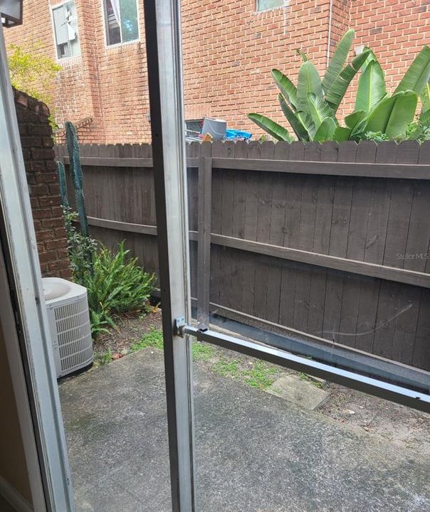 For Sale: $109,000 (2 beds, 1 baths, 996 Square Feet)