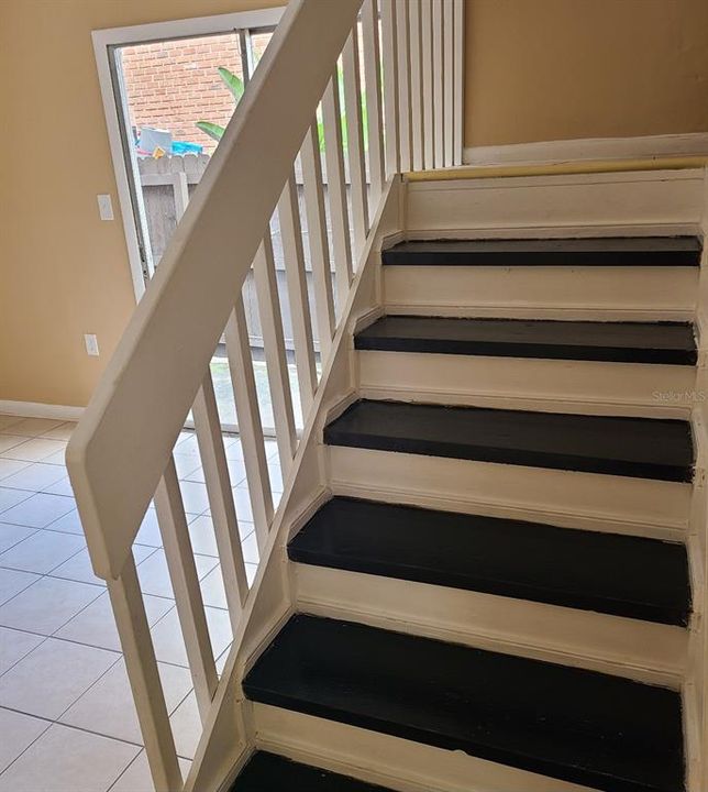 For Sale: $109,000 (2 beds, 1 baths, 996 Square Feet)