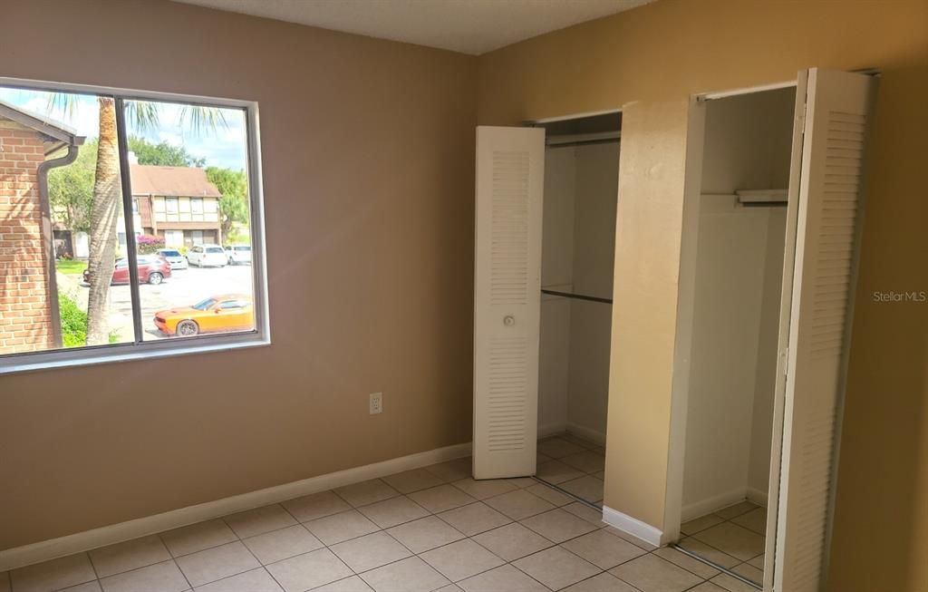 For Sale: $109,000 (2 beds, 1 baths, 996 Square Feet)