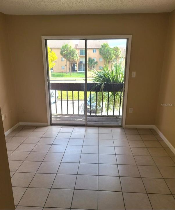 For Sale: $109,000 (2 beds, 1 baths, 996 Square Feet)