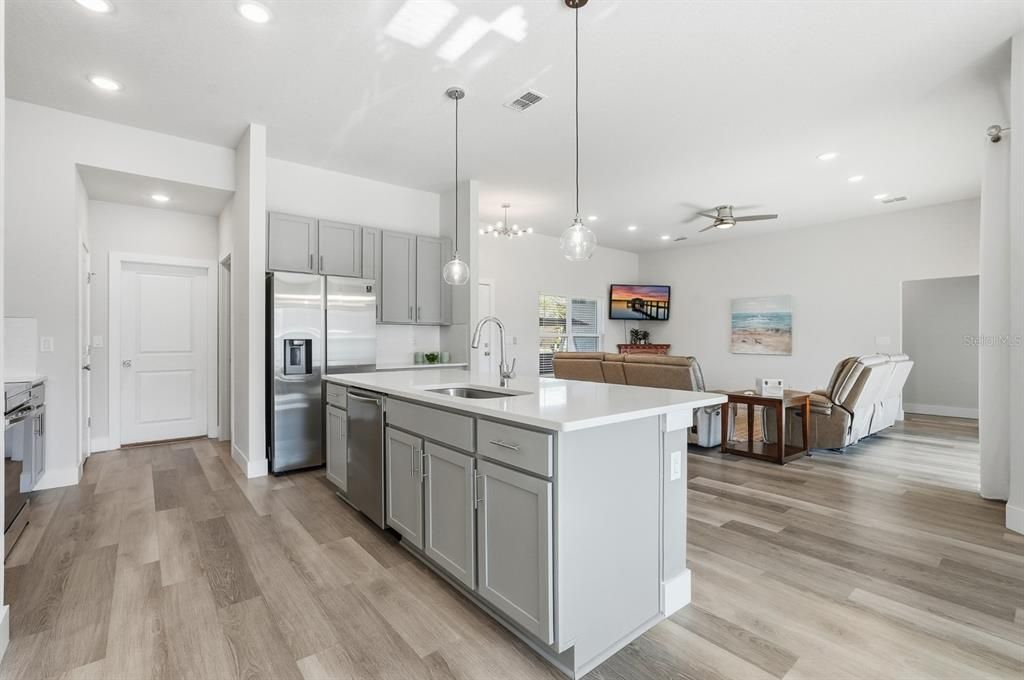 Active With Contract: $339,000 (3 beds, 2 baths, 1721 Square Feet)