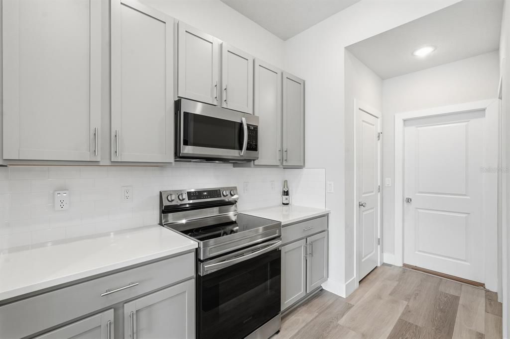 Active With Contract: $339,000 (3 beds, 2 baths, 1721 Square Feet)