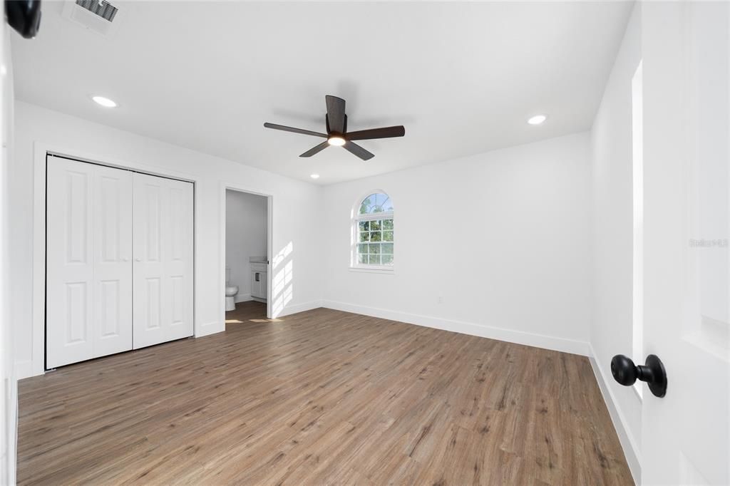 For Sale: $365,000 (4 beds, 3 baths, 1532 Square Feet)