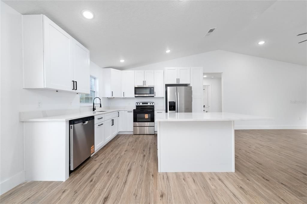 For Sale: $365,000 (4 beds, 3 baths, 1532 Square Feet)