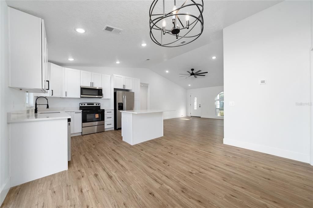 For Sale: $365,000 (4 beds, 3 baths, 1532 Square Feet)