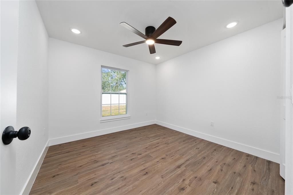 For Sale: $365,000 (4 beds, 3 baths, 1532 Square Feet)