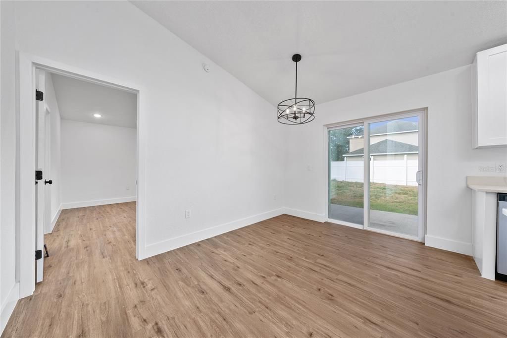 For Sale: $365,000 (4 beds, 3 baths, 1532 Square Feet)