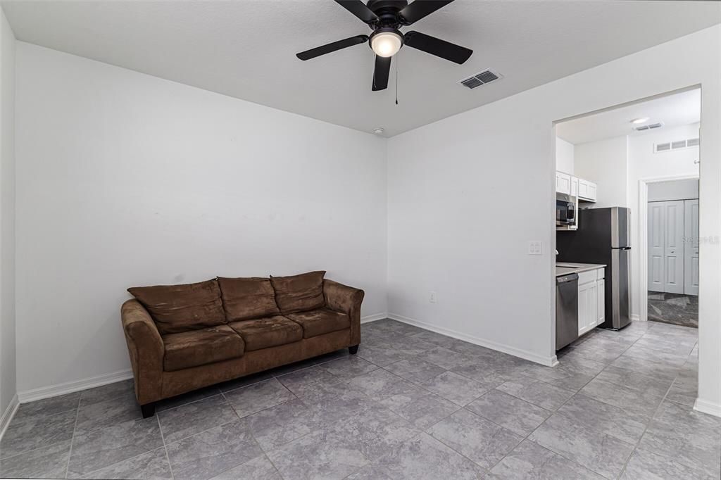 В аренду: $2,170 (4 спален, 3 ванн, 2093 Квадратных фут)