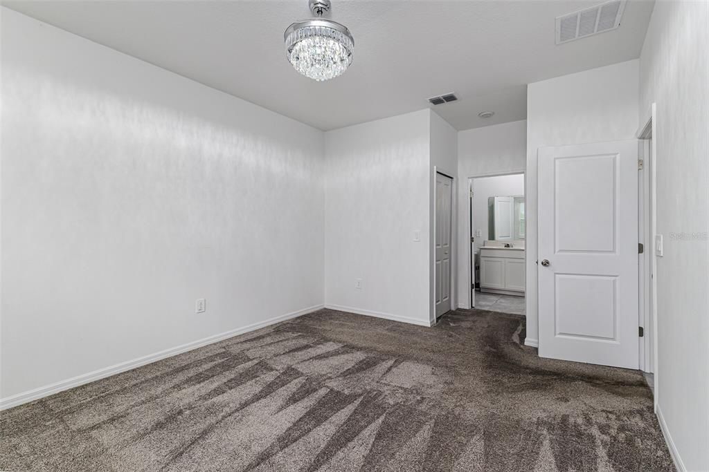 В аренду: $2,170 (4 спален, 3 ванн, 2093 Квадратных фут)