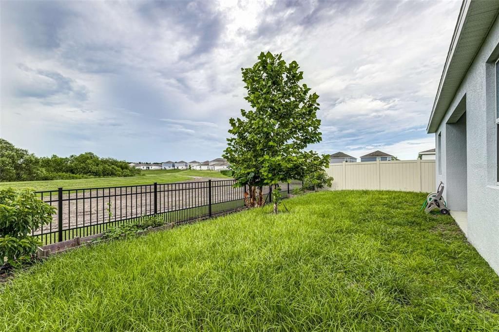 В аренду: $2,170 (4 спален, 3 ванн, 2093 Квадратных фут)