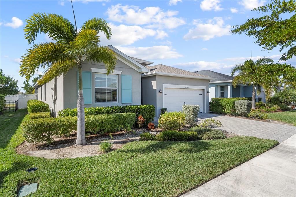 Active With Contract: $438,000 (4 beds, 3 baths, 2027 Square Feet)