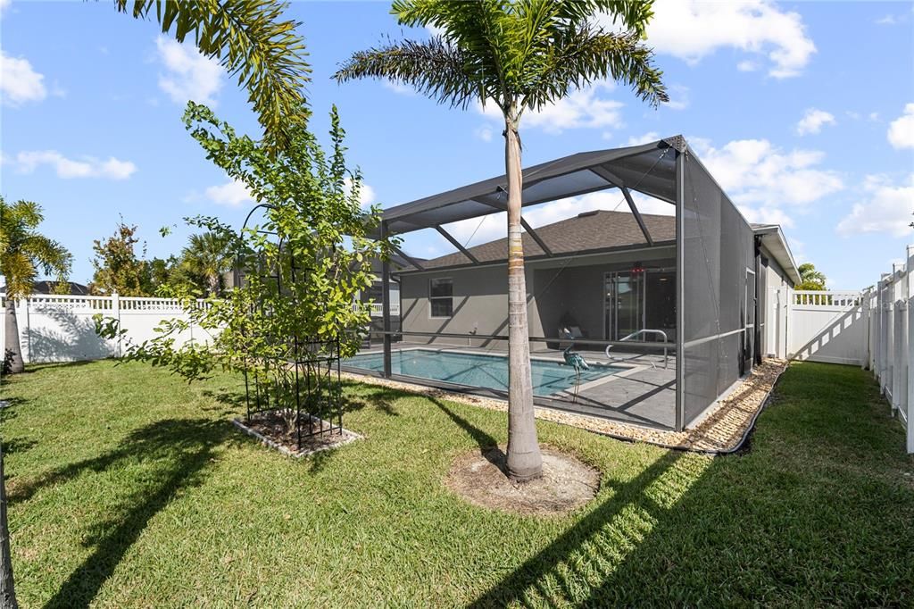 Active With Contract: $438,000 (4 beds, 3 baths, 2027 Square Feet)