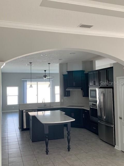 出租: $2,300 (3 贝兹, 2 浴室, 2008 平方英尺)