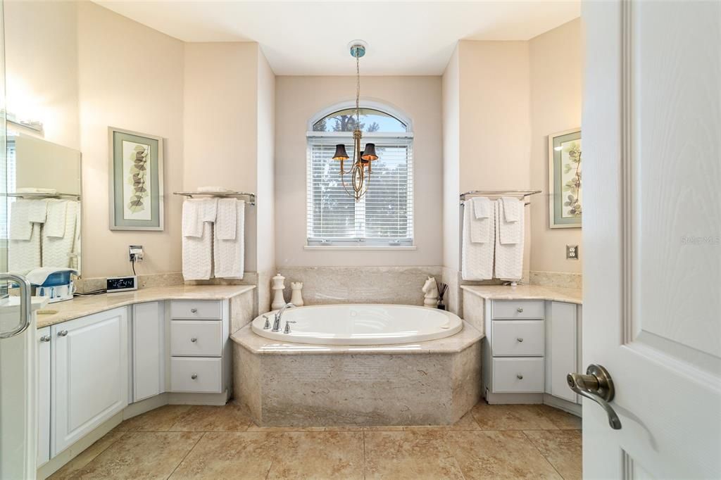 待售: $995,000 (4 贝兹, 3 浴室, 3063 平方英尺)