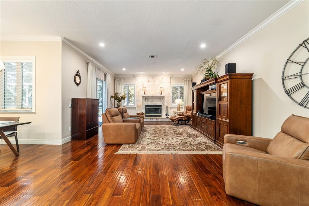 待售: $995,000 (4 贝兹, 3 浴室, 3063 平方英尺)