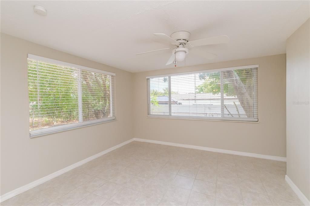 For Rent: $1,760 (3 beds, 2 baths, 1308 Square Feet)