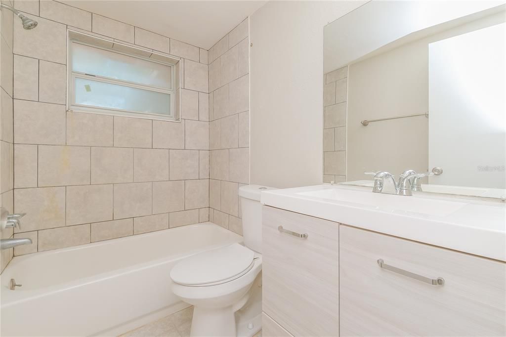 For Rent: $1,760 (3 beds, 2 baths, 1308 Square Feet)