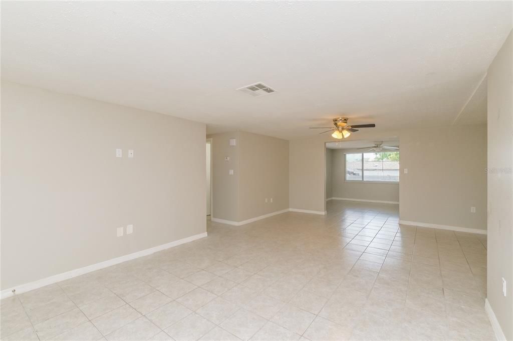 For Rent: $1,760 (3 beds, 2 baths, 1308 Square Feet)