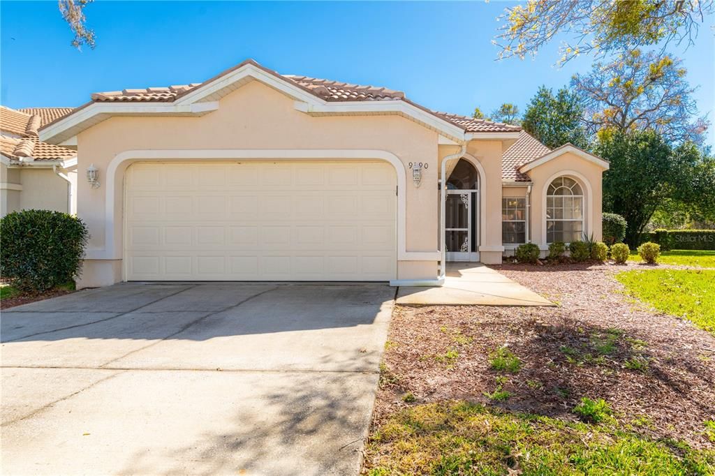 For Sale: $349,000 (3 beds, 2 baths, 1835 Square Feet)