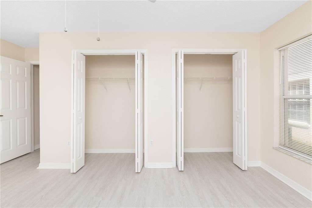 For Sale: $349,000 (3 beds, 2 baths, 1835 Square Feet)