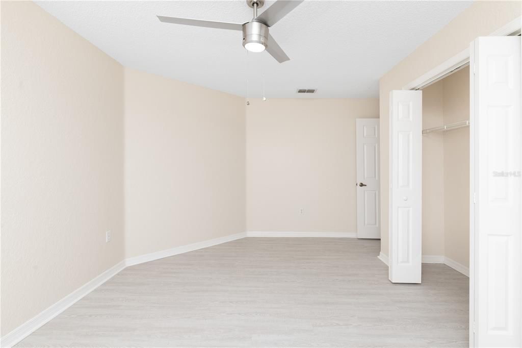 For Sale: $349,000 (3 beds, 2 baths, 1835 Square Feet)