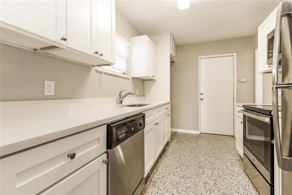 For Rent: $3,185 (3 beds, 2 baths, 1412 Square Feet)