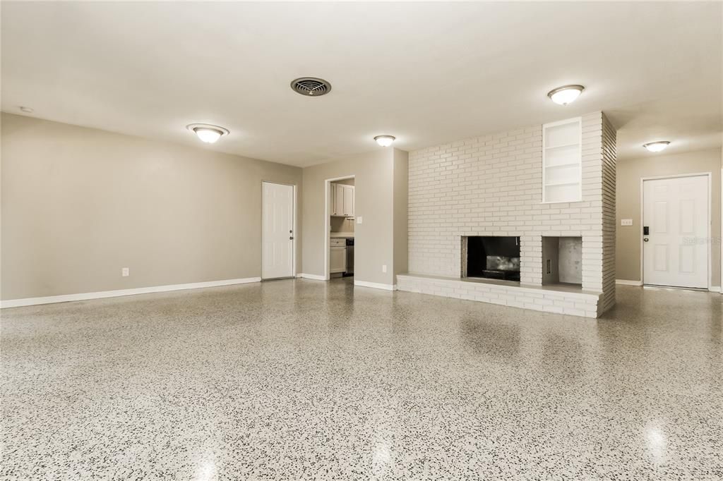 For Rent: $3,185 (3 beds, 2 baths, 1412 Square Feet)