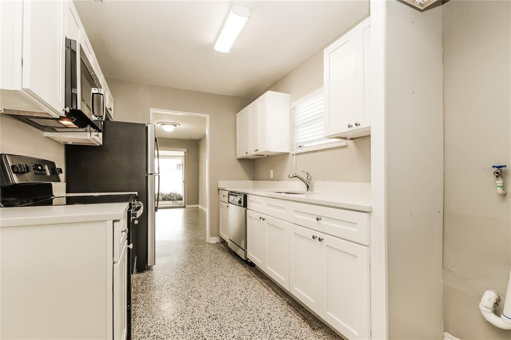 For Rent: $3,185 (3 beds, 2 baths, 1412 Square Feet)