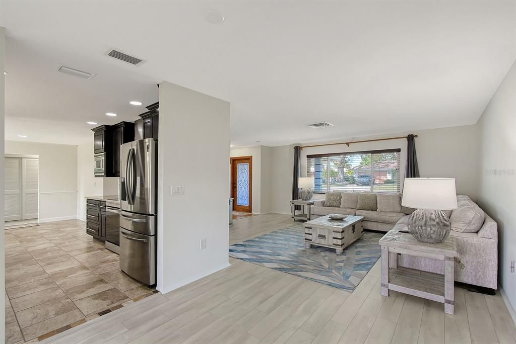 For Sale: $498,500 (2 beds, 2 baths, 1816 Square Feet)