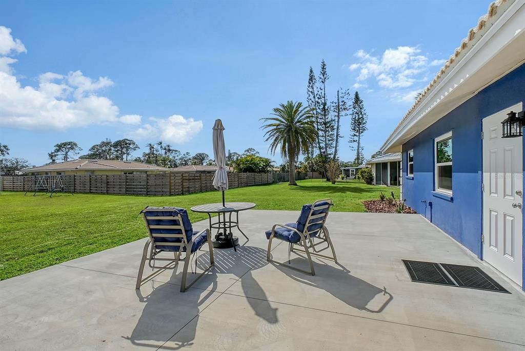 For Sale: $498,500 (2 beds, 2 baths, 1816 Square Feet)