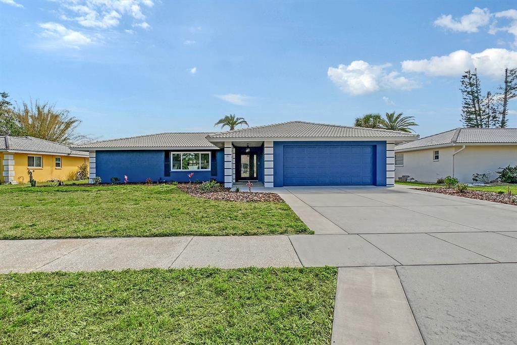 For Sale: $498,500 (2 beds, 2 baths, 1816 Square Feet)