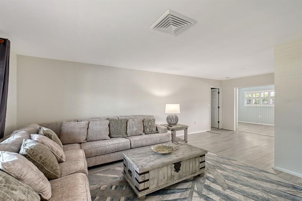 For Sale: $498,500 (2 beds, 2 baths, 1816 Square Feet)