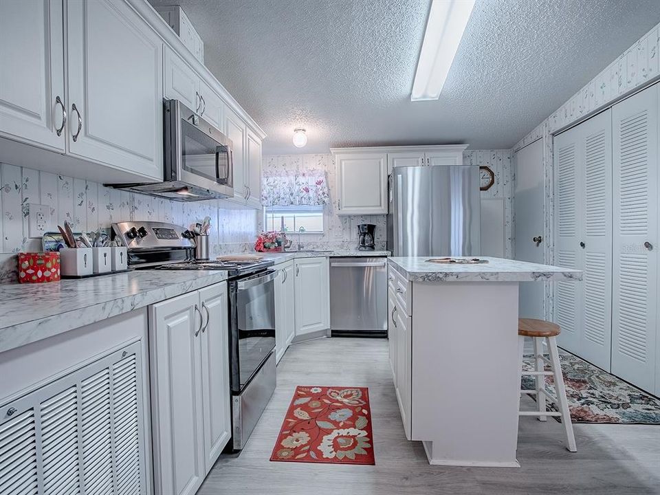 For Sale: $135,247 (2 beds, 2 baths, 850 Square Feet)