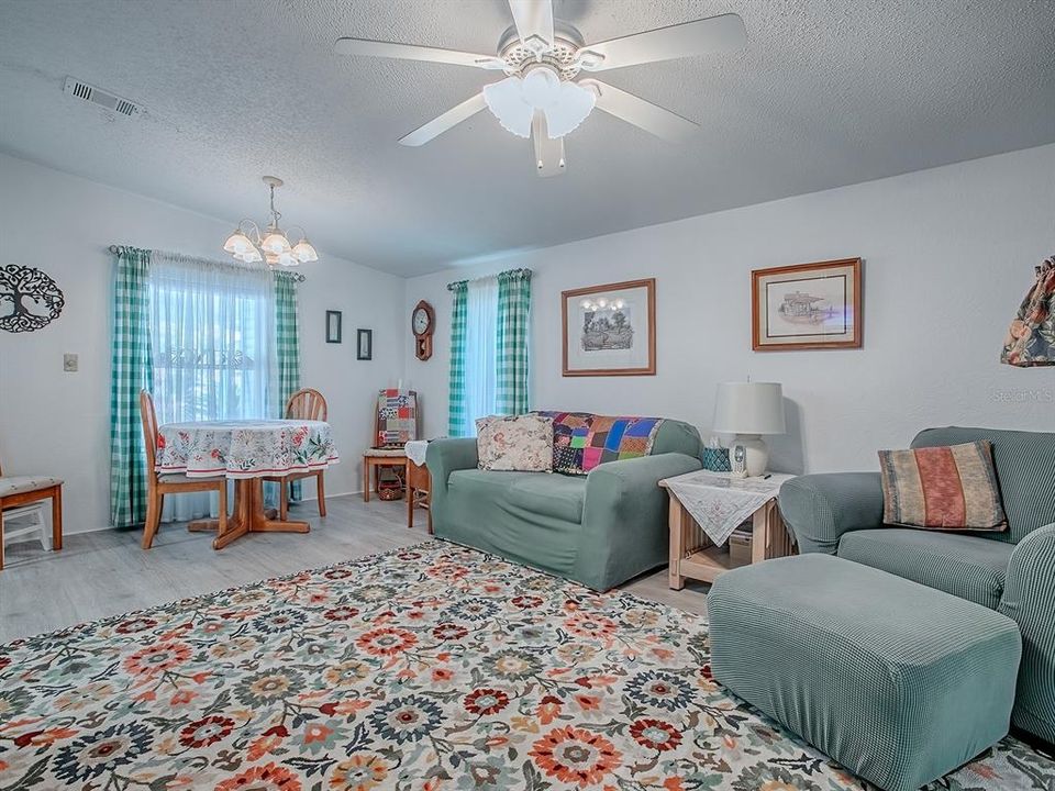 For Sale: $135,247 (2 beds, 2 baths, 850 Square Feet)