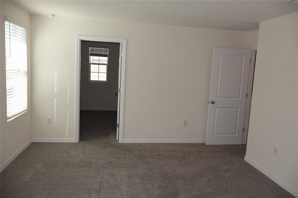 В аренду: $2,400 (4 спален, 2 ванн, 2325 Квадратных фут)