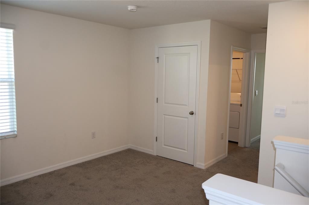 В аренду: $2,400 (4 спален, 2 ванн, 2325 Квадратных фут)