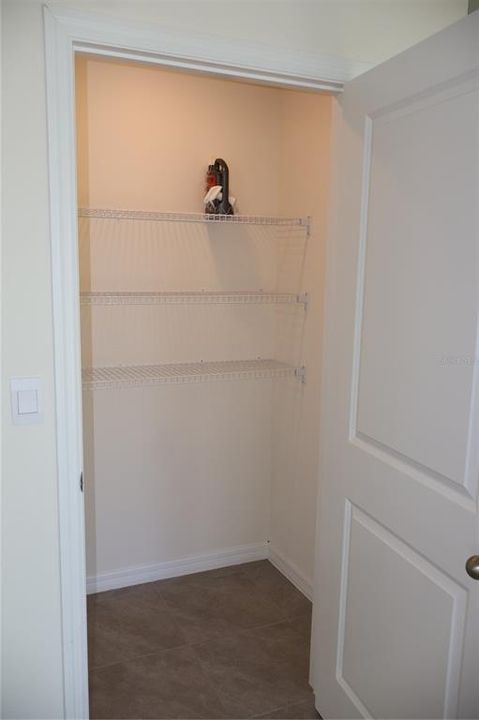 В аренду: $2,400 (4 спален, 2 ванн, 2325 Квадратных фут)