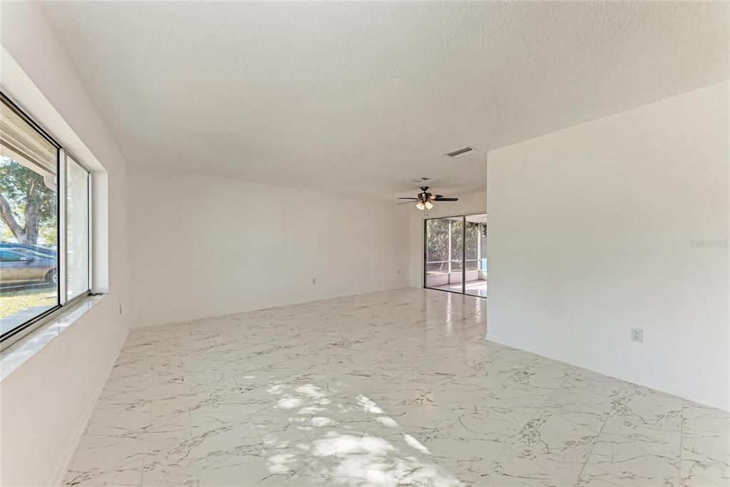 待售: $355,000 (3 贝兹, 2 浴室, 1384 平方英尺)