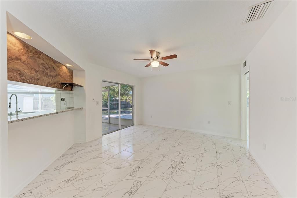 待售: $355,000 (3 贝兹, 2 浴室, 1384 平方英尺)