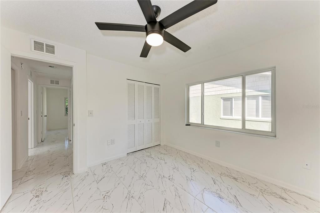 待售: $355,000 (3 贝兹, 2 浴室, 1384 平方英尺)