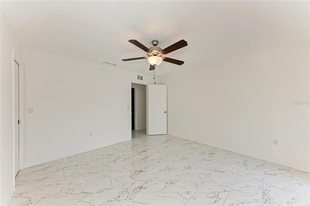 待售: $355,000 (3 贝兹, 2 浴室, 1384 平方英尺)