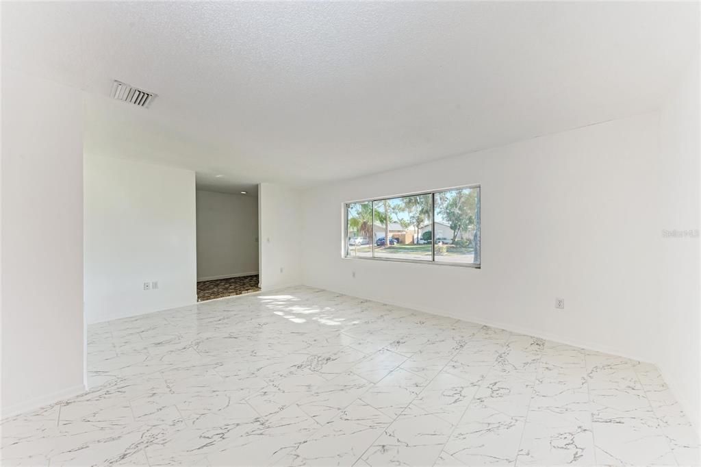 待售: $355,000 (3 贝兹, 2 浴室, 1384 平方英尺)