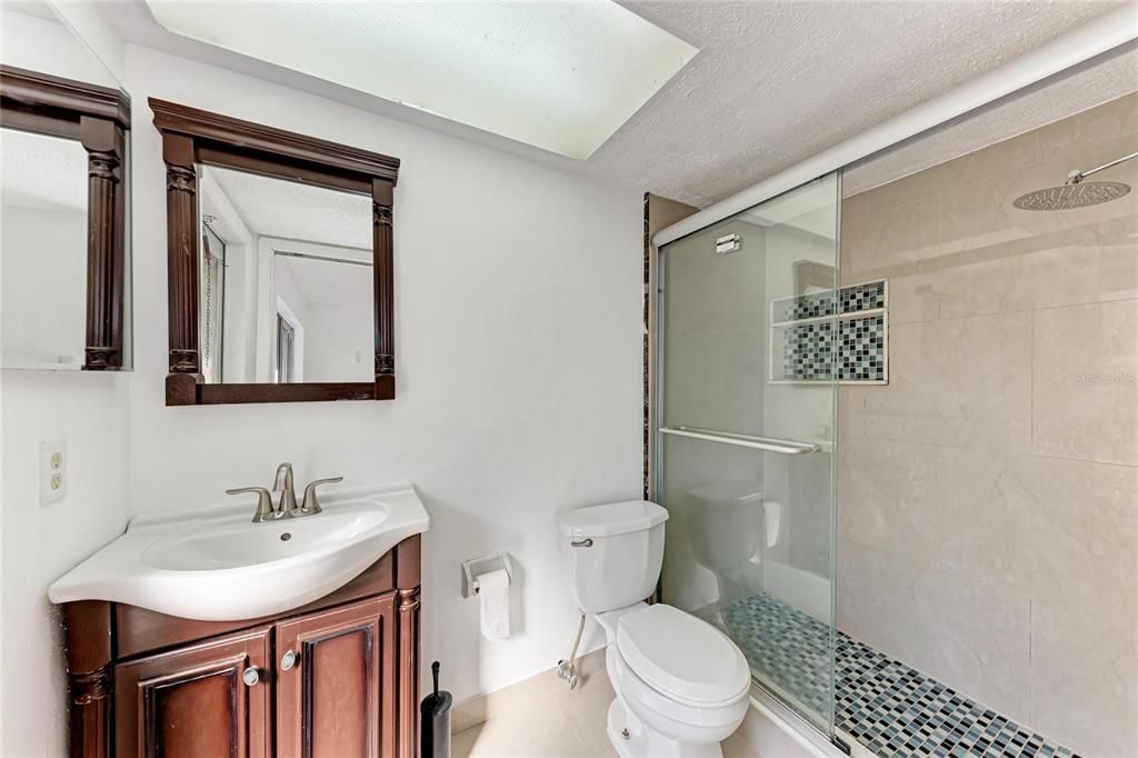 待售: $355,000 (3 贝兹, 2 浴室, 1384 平方英尺)