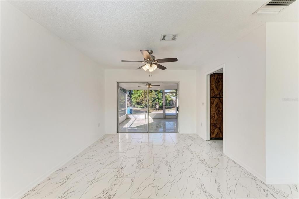 待售: $355,000 (3 贝兹, 2 浴室, 1384 平方英尺)