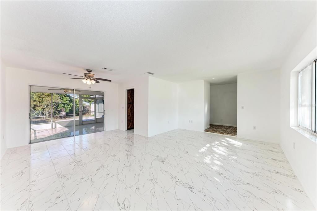 待售: $355,000 (3 贝兹, 2 浴室, 1384 平方英尺)